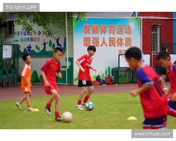 以足球生拉体能教练引领球队迈向全面科学化高效训练发展新时代潮